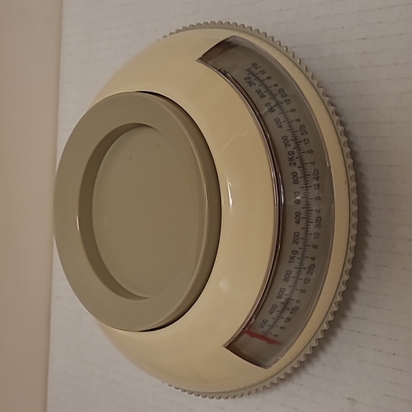 Retro Kitchen Scale - Picture 3 of 16